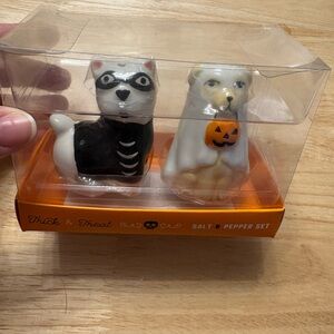 Halloween Trick and Treat Dog and Cat Salt & Pepper Shaker Set NWT